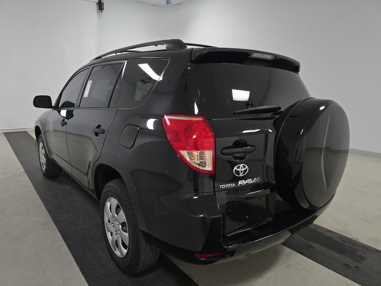 Toyota RAV4 FWD 4dr I4 (Natl) 2008