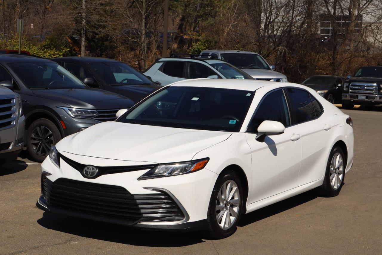 Toyota Camry LE 2021