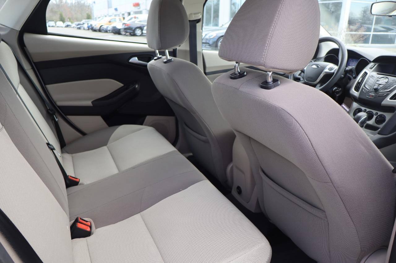 Ford Focus SE Sedan 2014