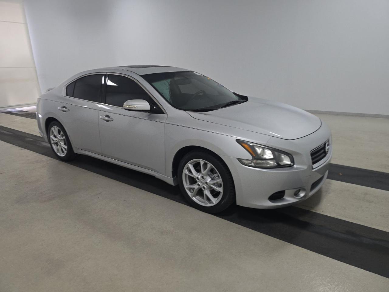 Nissan Maxima SV 2012