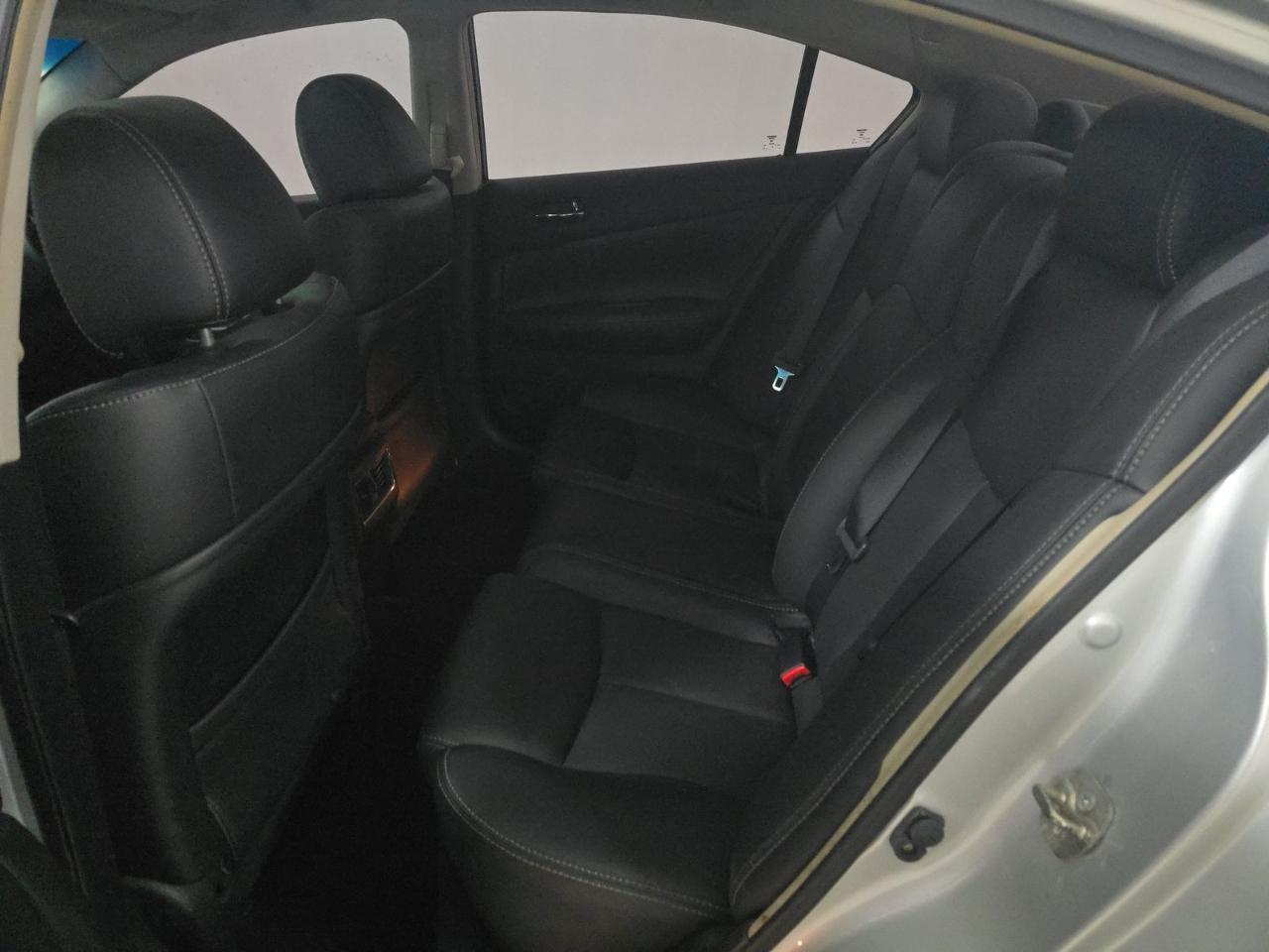 Nissan Maxima SV 2012