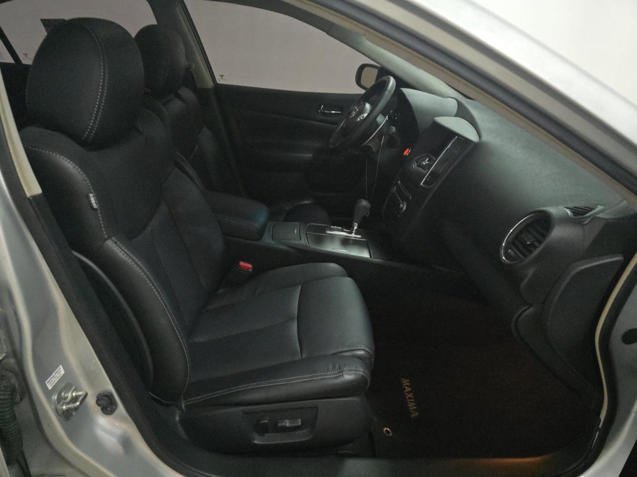 Nissan Maxima SV 2012