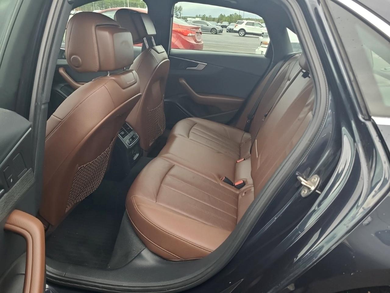 Audi A4 2.0T Premium Plus quattro Sedan 2017