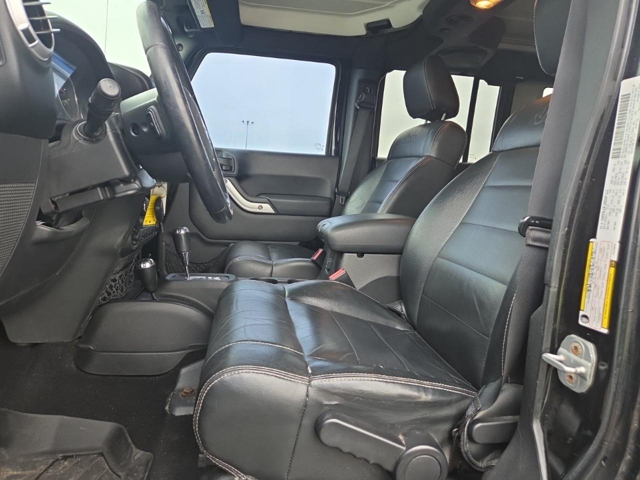 Jeep Wrangler Unlimited Sahara 4WD 2012