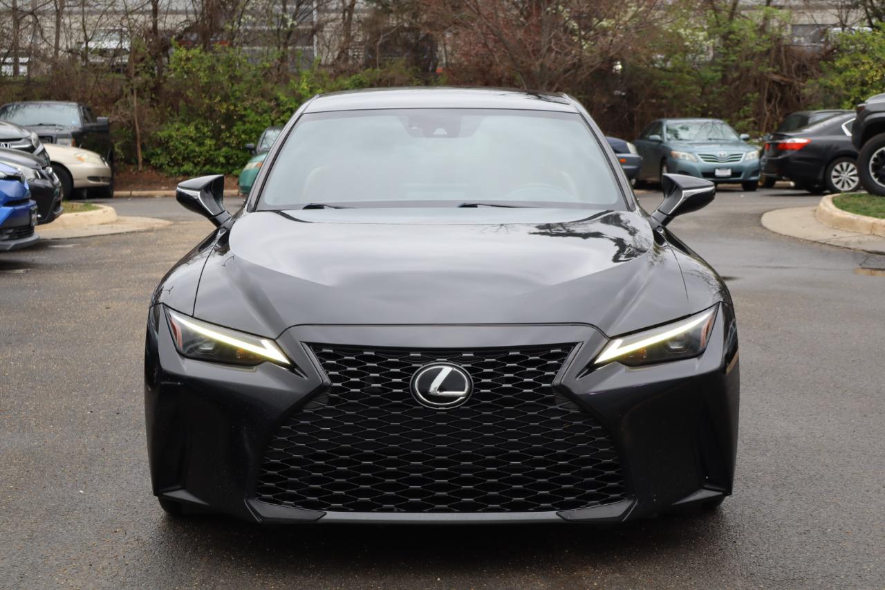 Lexus IS 300 RWD 2021