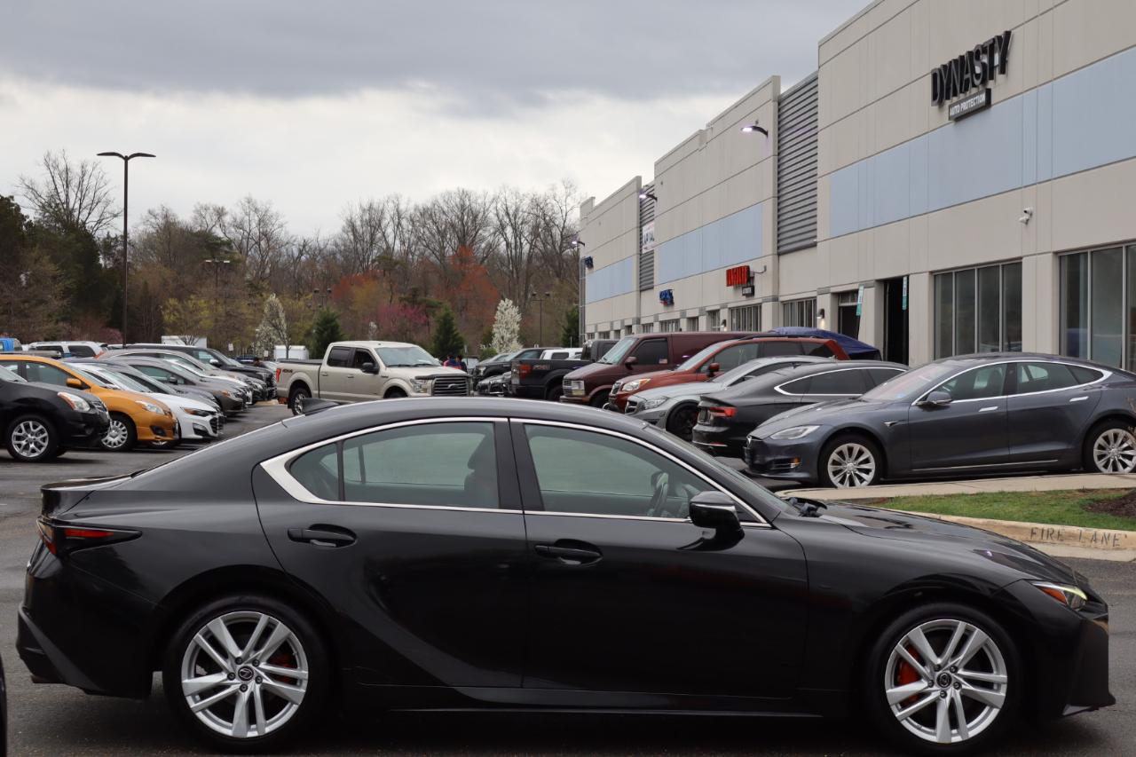 Lexus IS 300 RWD 2021