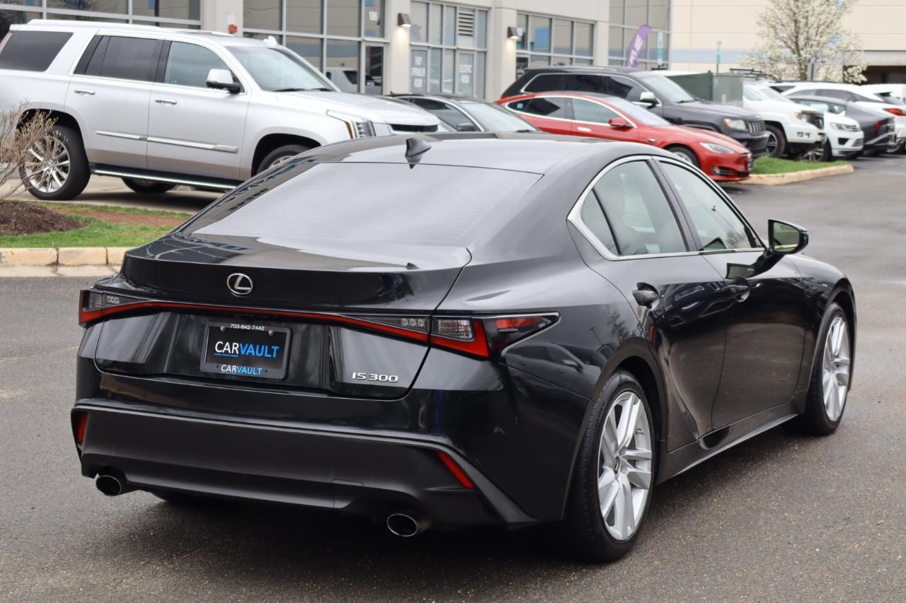 Lexus IS 300 RWD 2021