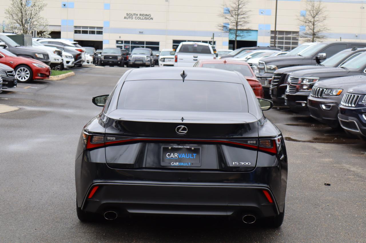 Lexus IS 300 RWD 2021