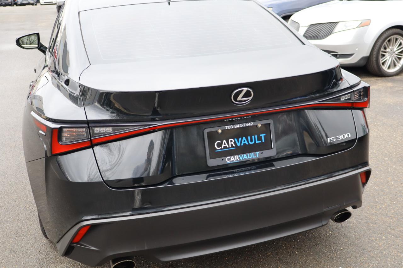 Lexus IS 300 RWD 2021