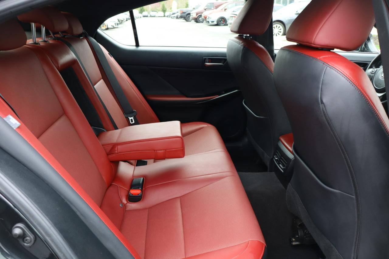 Lexus IS 300 RWD 2021