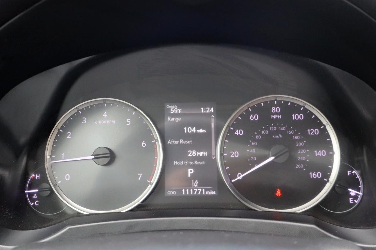 Lexus IS 300 RWD 2021