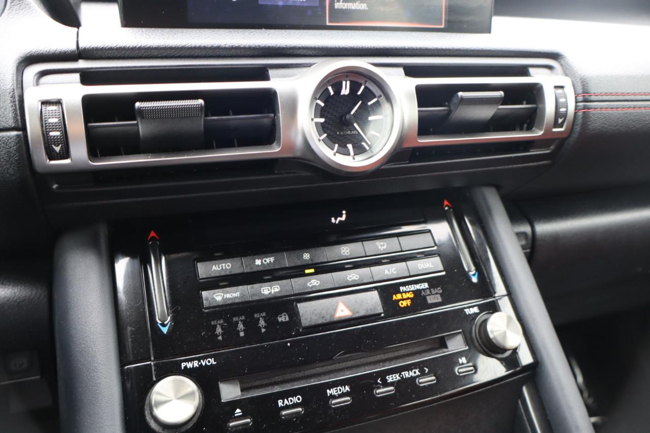 Lexus IS 300 RWD 2021