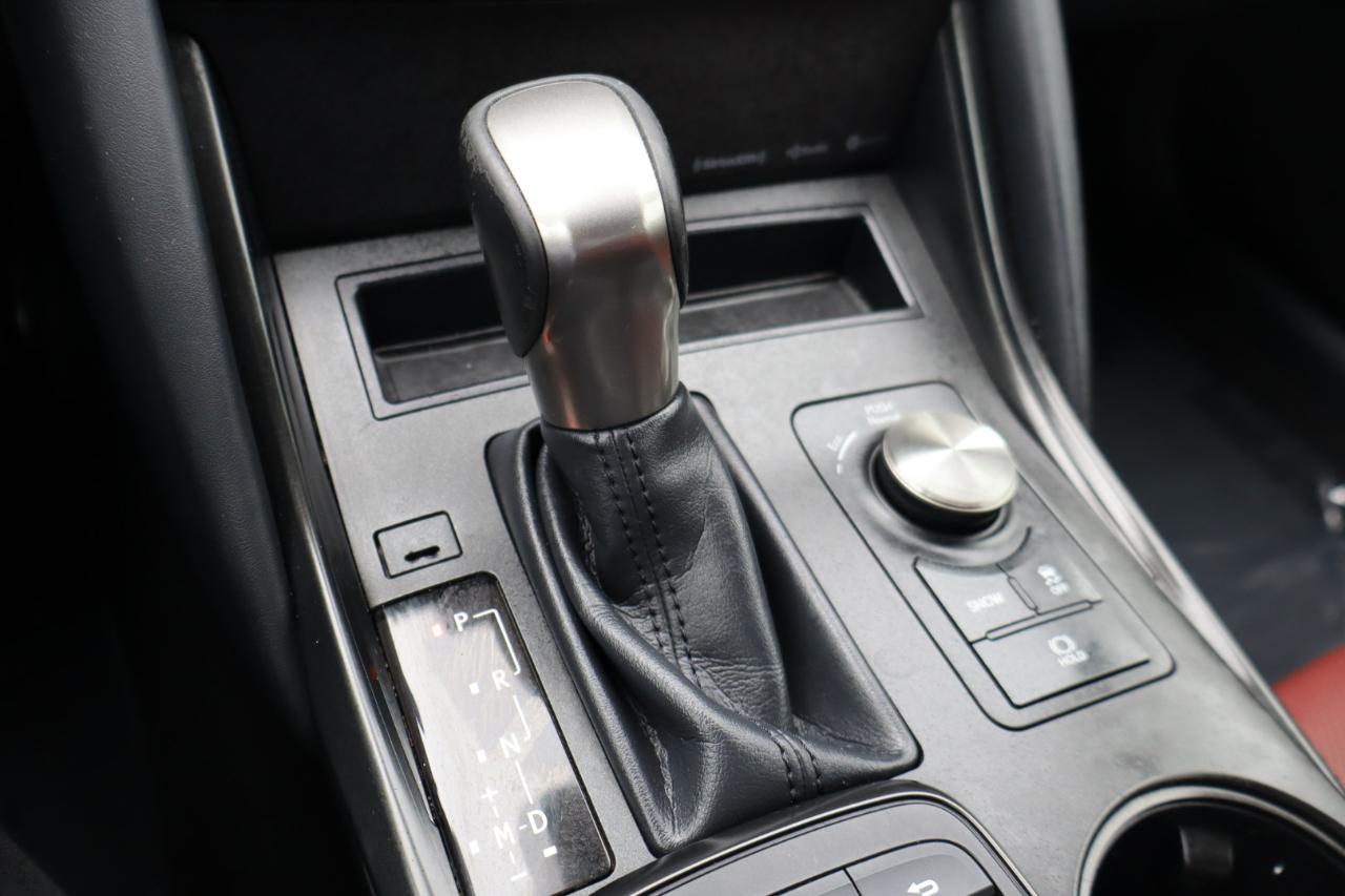 Lexus IS 300 RWD 2021