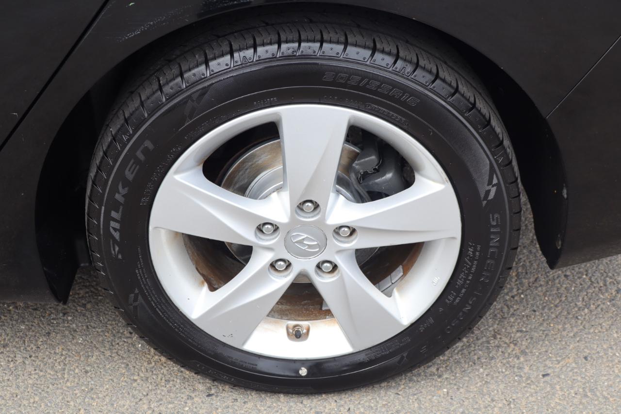 Hyundai Elantra GLS Auto 2013