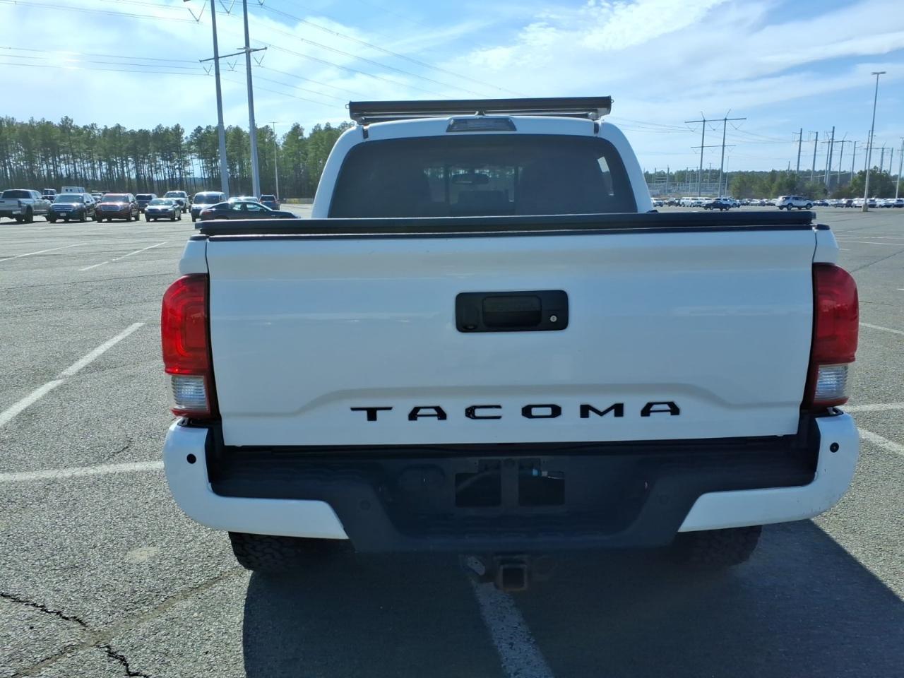Toyota Tacoma TRD Off Road Double Cab 5' Bed V6 4x4 AT (Natl) 2017