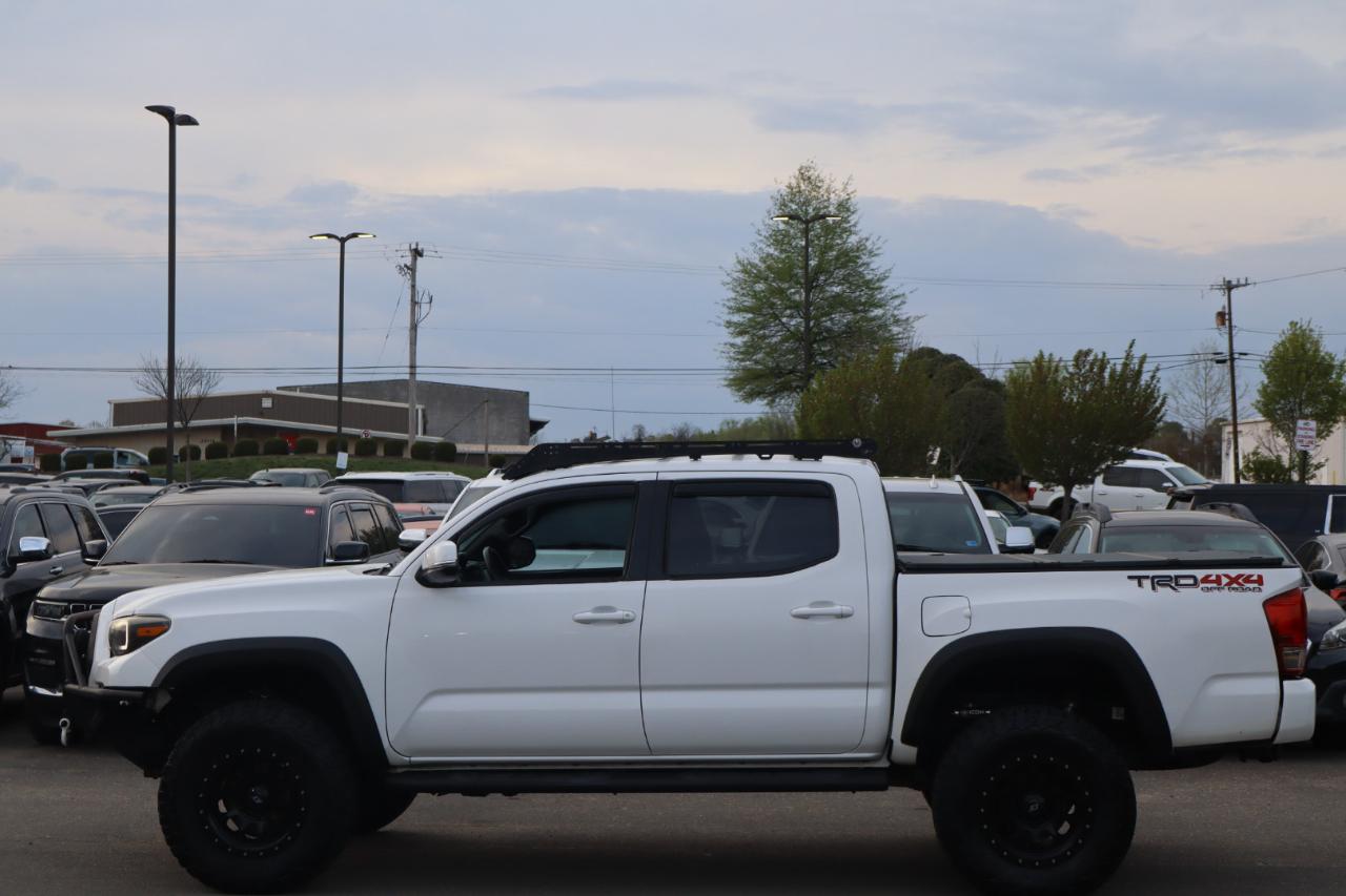 Toyota Tacoma TRD Off Road Double Cab 5' Bed V6 4x4 AT (Natl) 2017