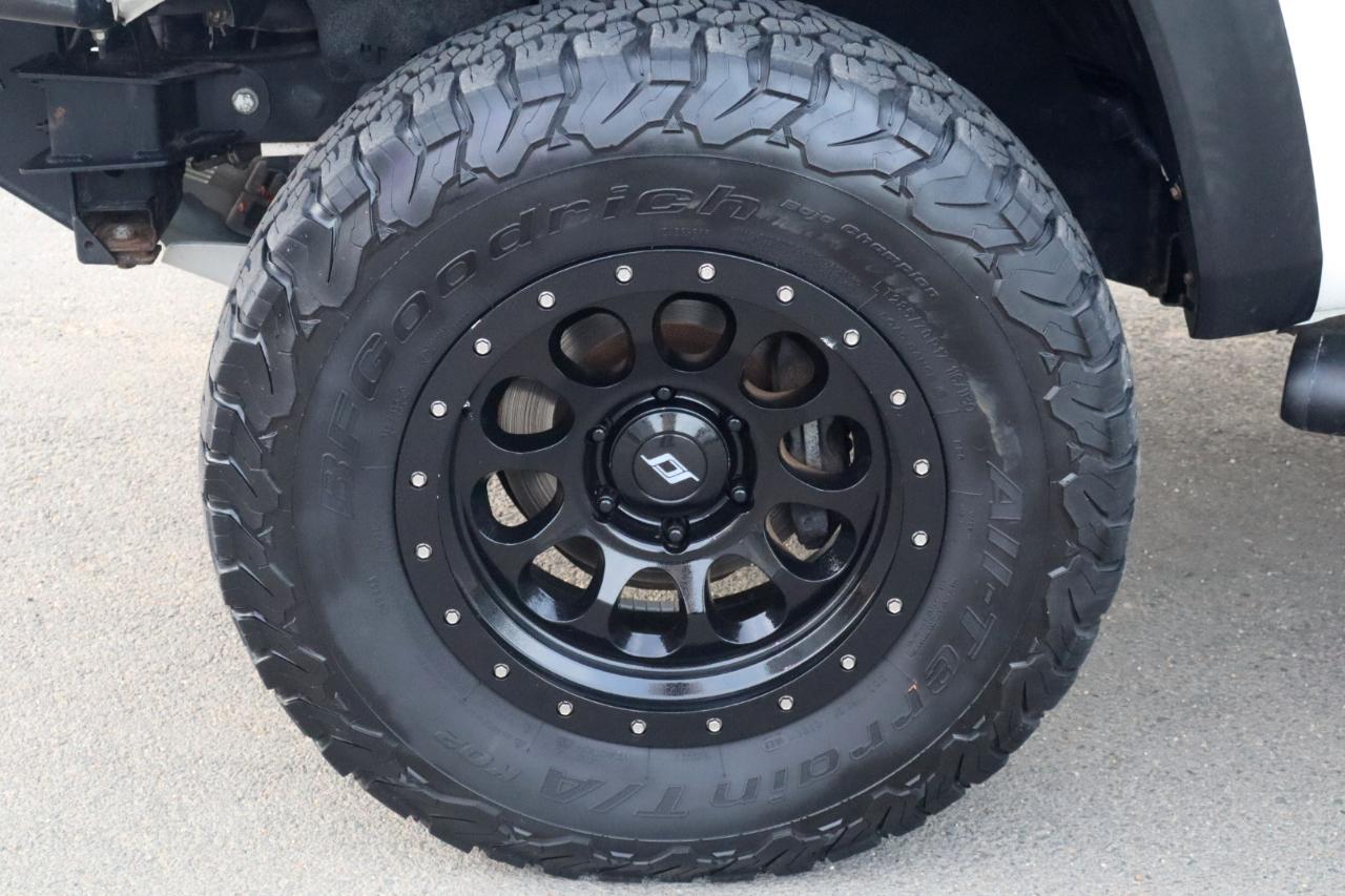 Toyota Tacoma TRD Off Road Double Cab 5' Bed V6 4x4 AT (Natl) 2017