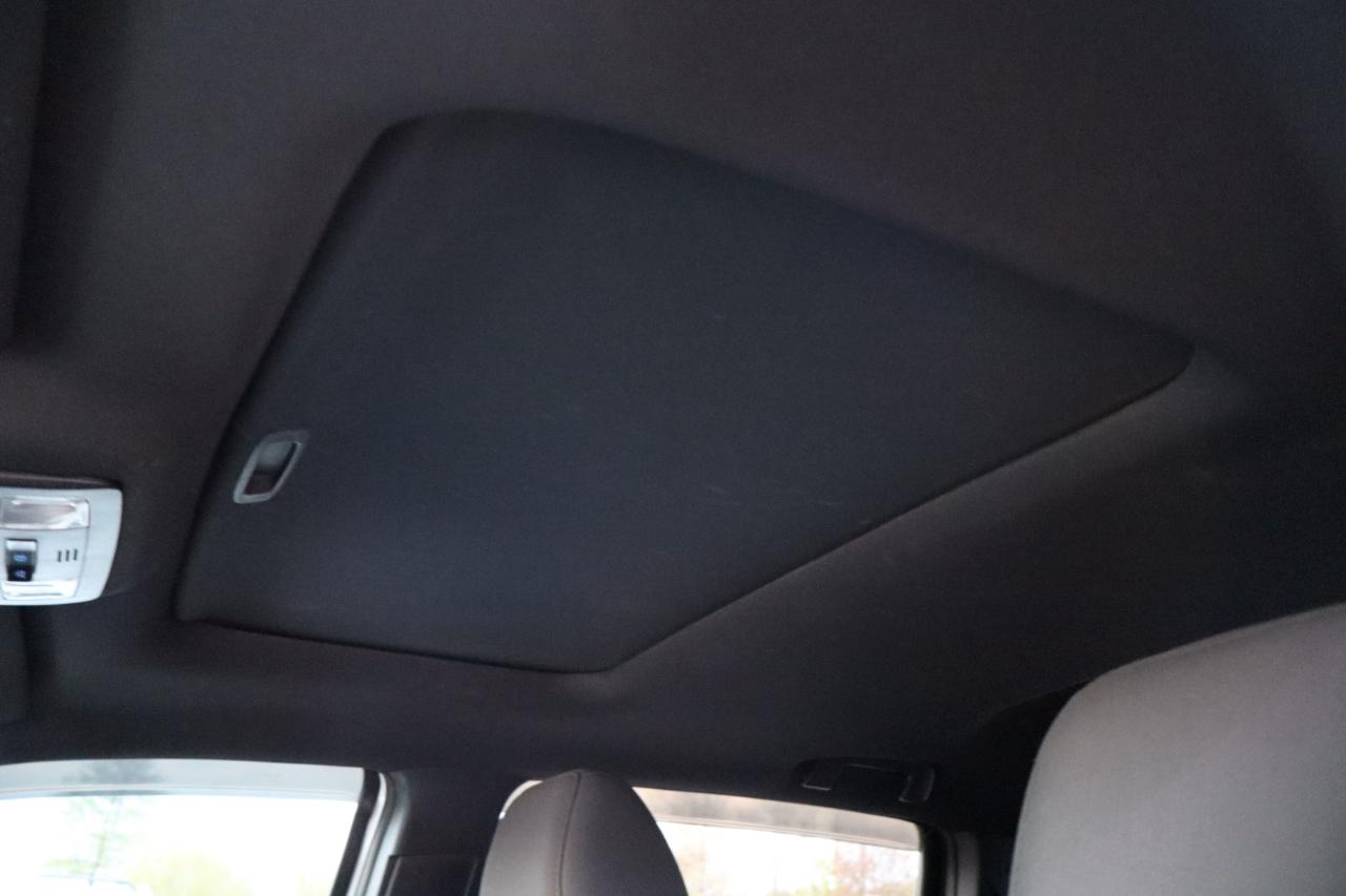 Toyota Tacoma TRD Off Road Double Cab 5' Bed V6 4x4 AT (Natl) 2017