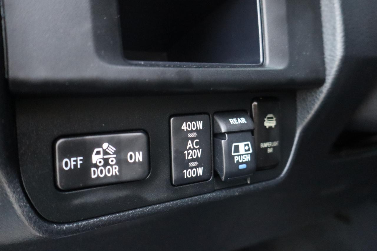 Toyota Tacoma TRD Off Road Double Cab 5' Bed V6 4x4 AT (Natl) 2017