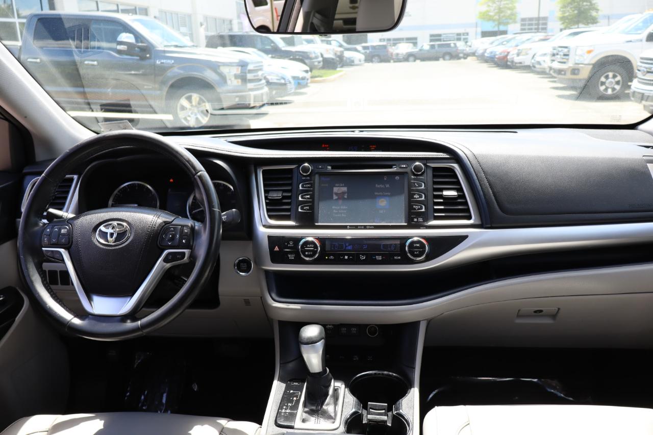 Toyota Highlander XLE AWD V6 2017