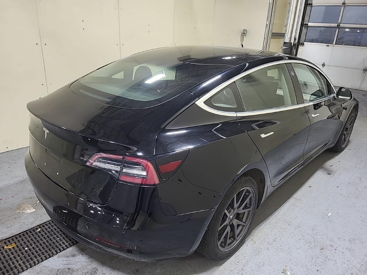 Tesla Model 3 Base 2018
