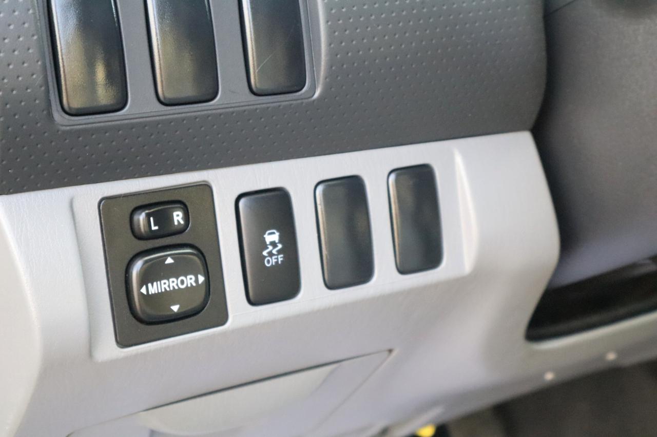 Toyota Tacoma Double Cab Auto 2WD 2012