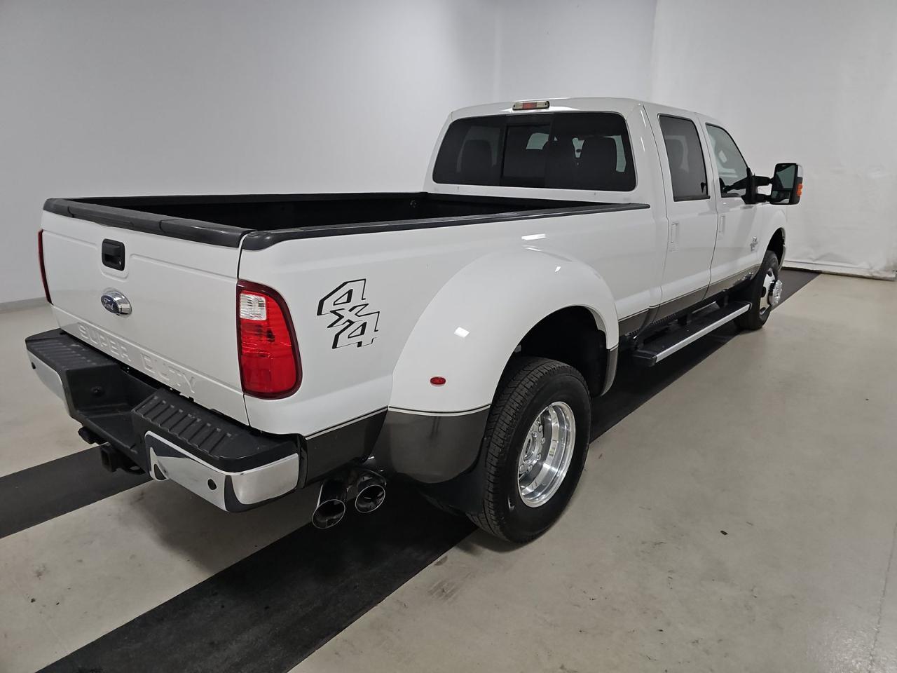 Ford F-350 SD Lariat Crew Cab Long Bed DRW 4WD 2016