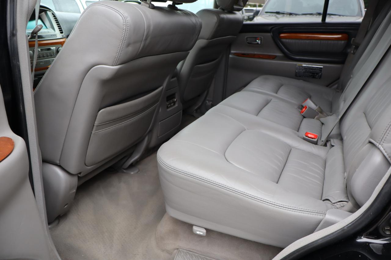Lexus LX 470 Sport Utility 2005