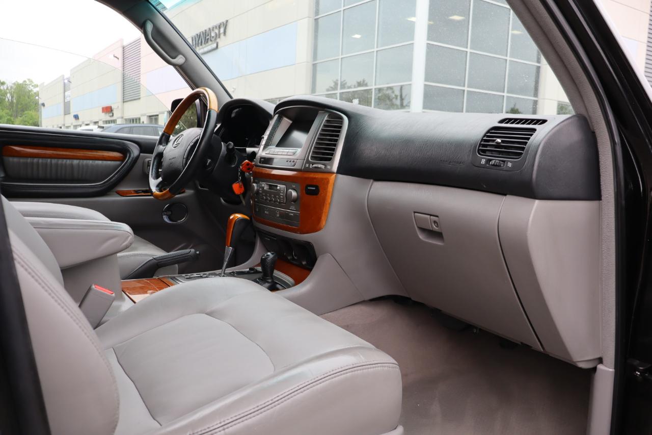 Lexus LX 470 Sport Utility 2005