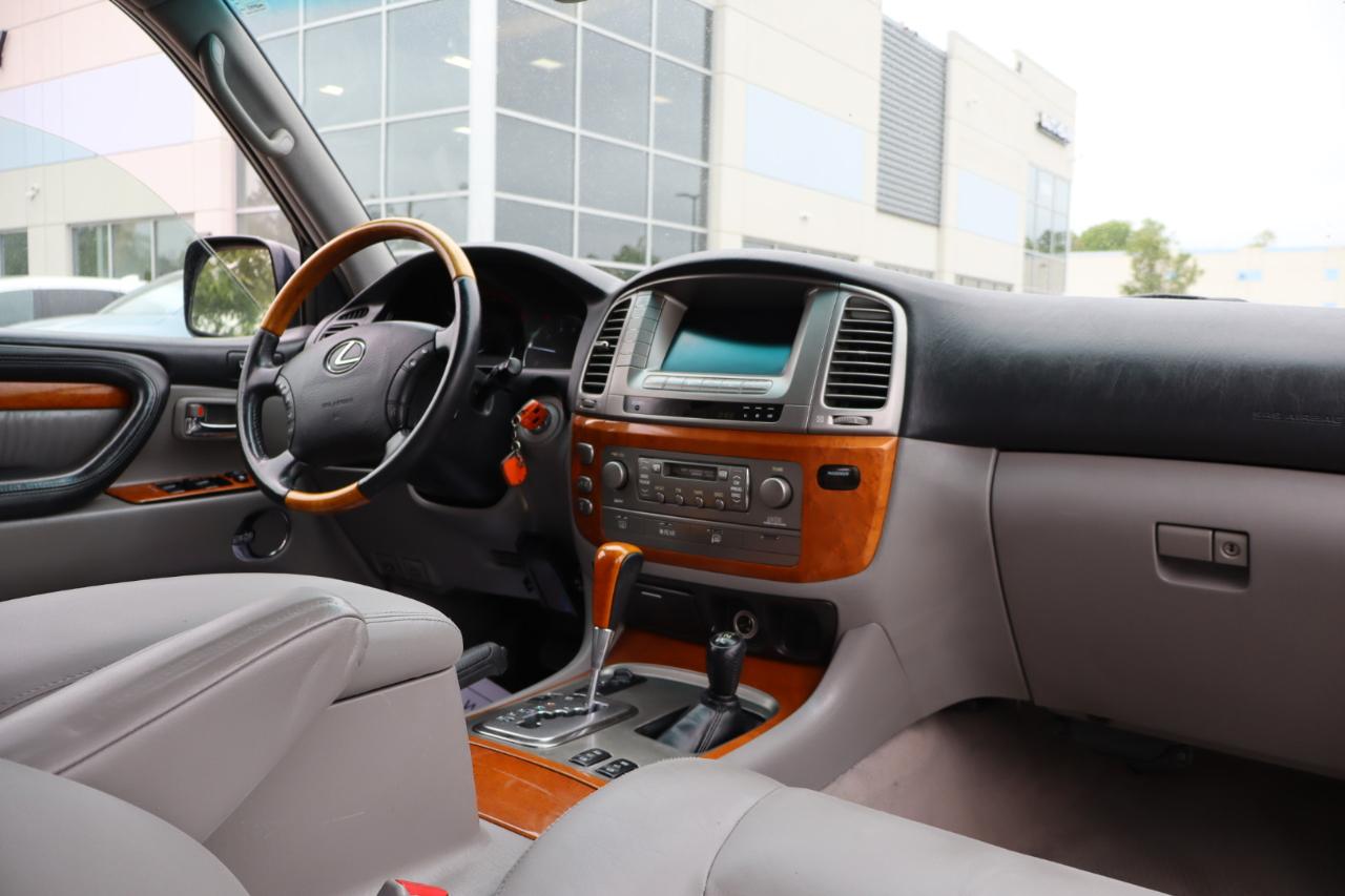 Lexus LX 470 Sport Utility 2005