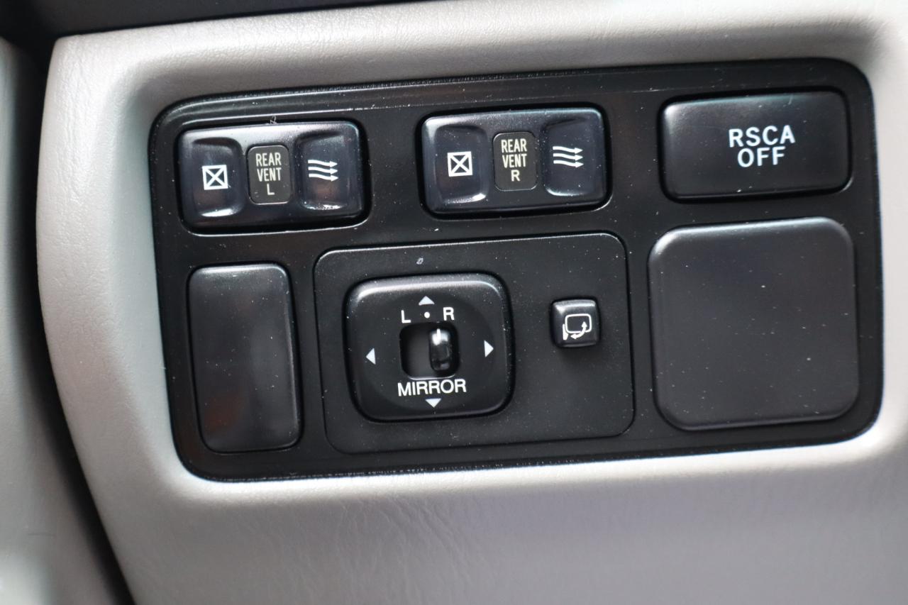 Lexus LX 470 Sport Utility 2005