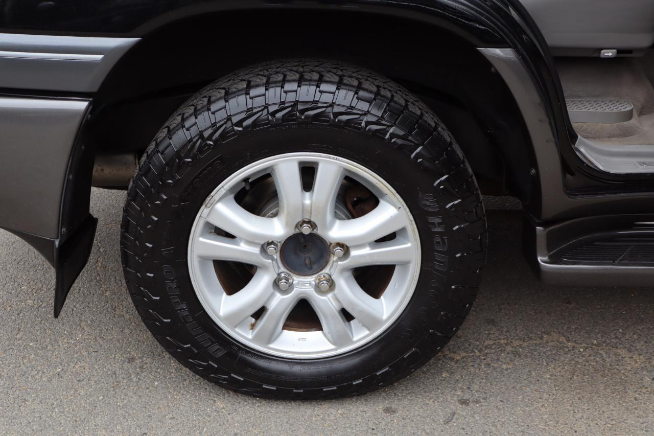 Lexus LX 470 Sport Utility 2005
