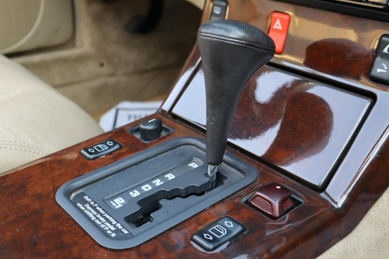 Mercedes-Benz 500 SL coupe 1991
