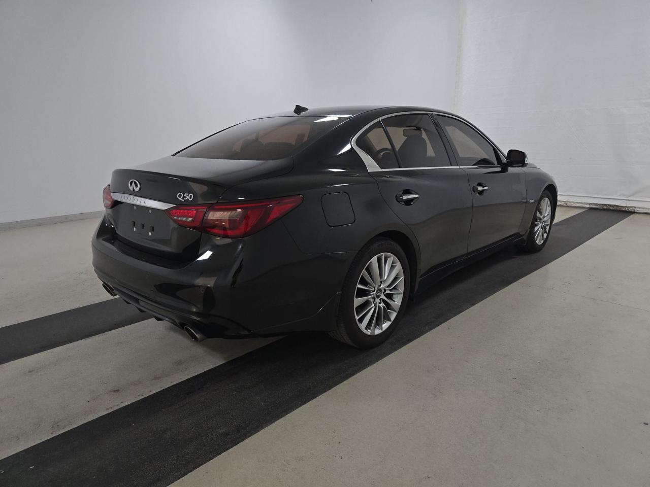 Infiniti Q50 2.0t LUXE 2018