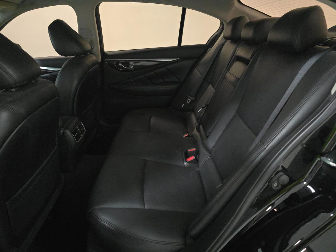 Infiniti Q50 2.0t LUXE 2018