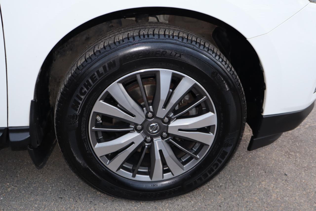 Nissan Pathfinder SL 4D SUV 4X4 2017