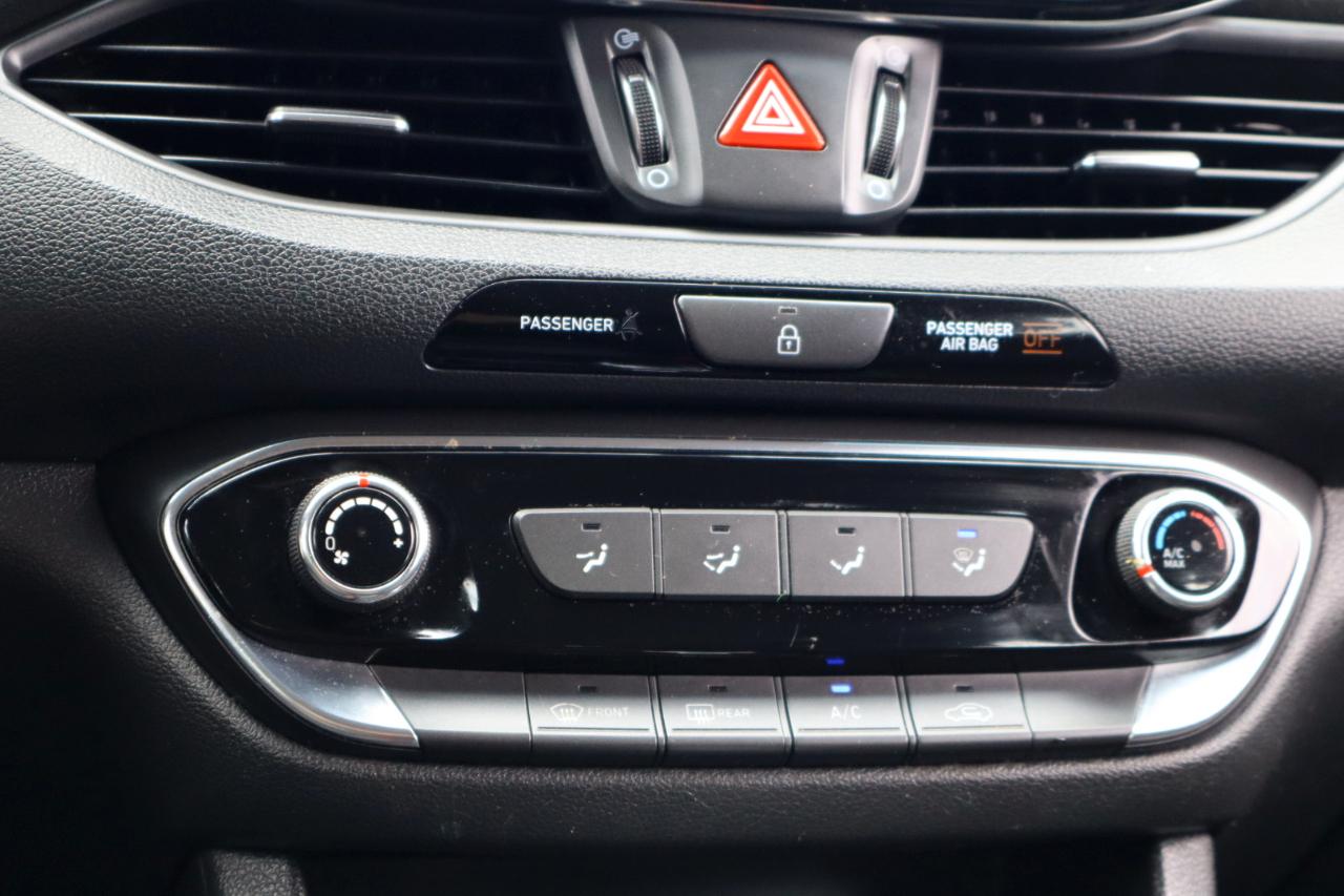 Hyundai Elantra GT Base 6A 2019