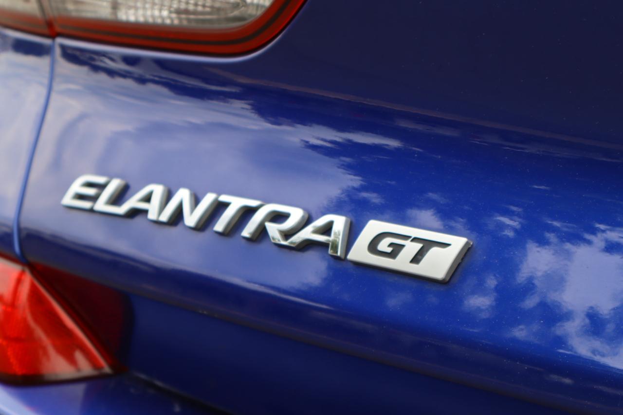 Hyundai Elantra GT Base 6A 2019