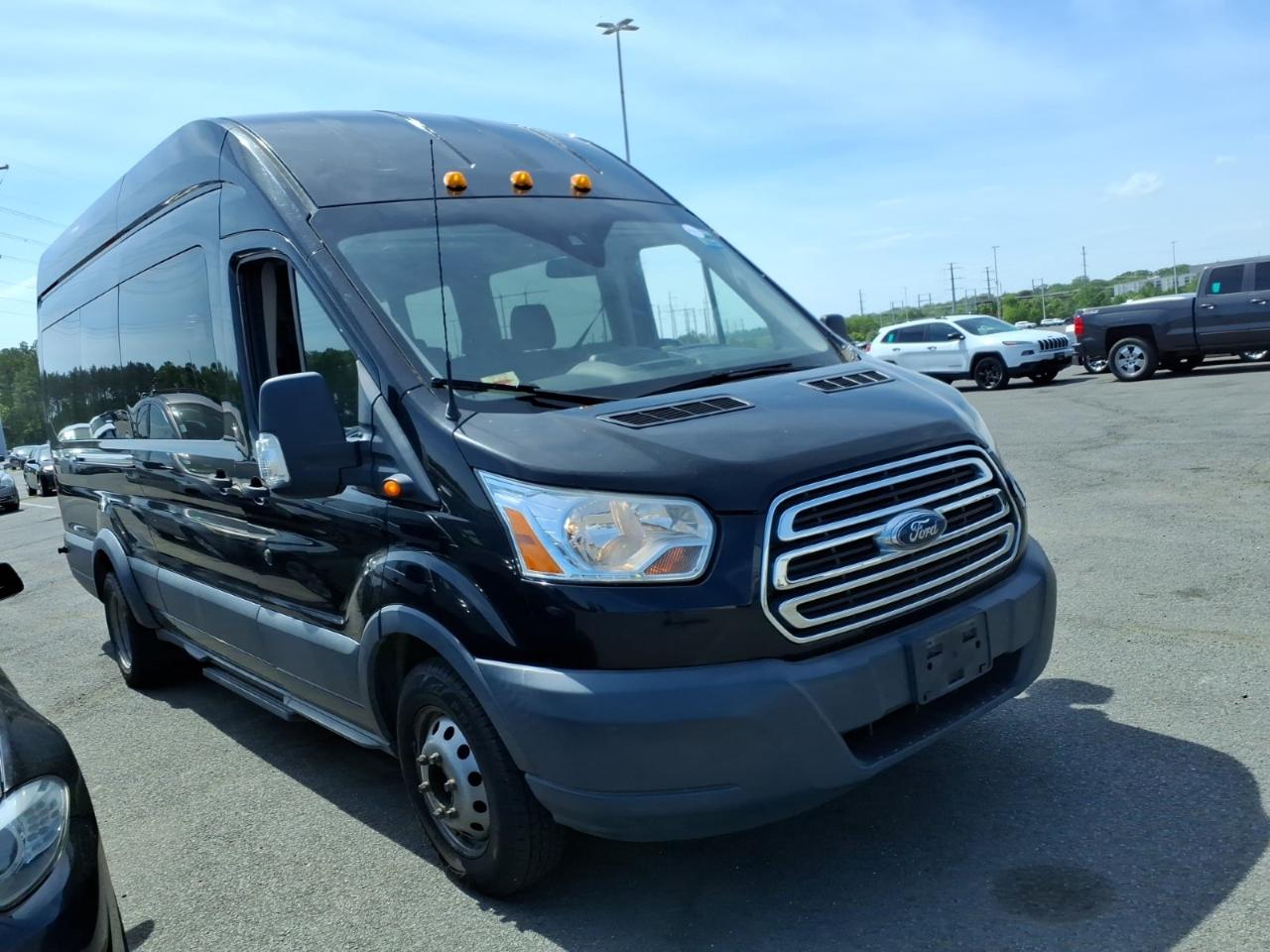 Ford Transit 350 Wagon HD High Roof XLT Sliding Pass. 148 WB EL 2017