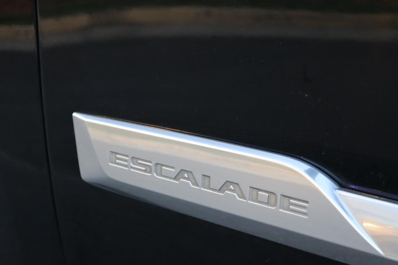 Cadillac Escalade ESV 4WD 4dr Premium Luxury 2017