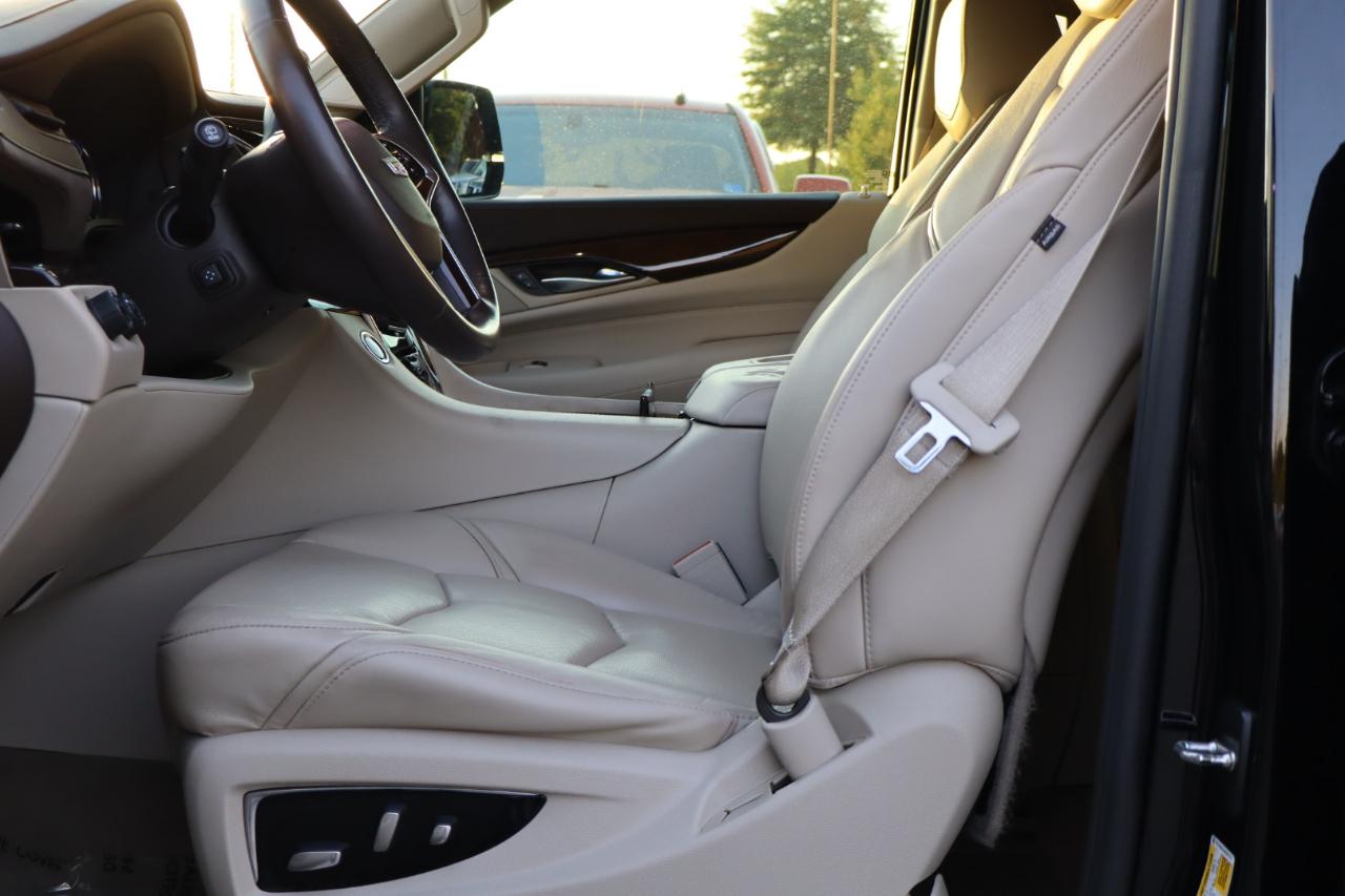 Cadillac Escalade ESV 4WD 4dr Premium Luxury 2017