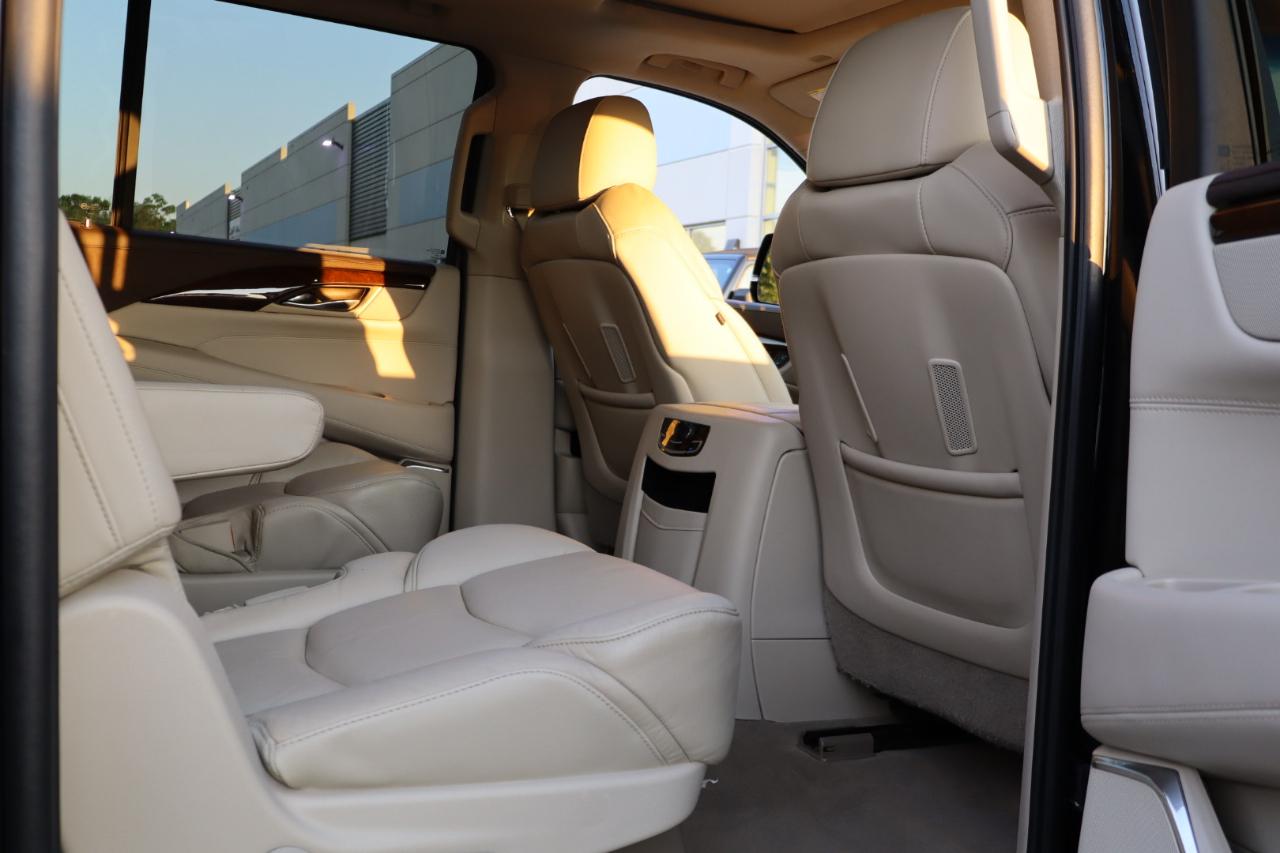 Cadillac Escalade ESV 4WD 4dr Premium Luxury 2017