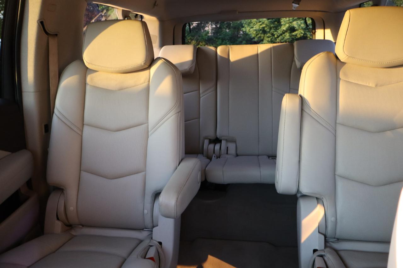 Cadillac Escalade ESV 4WD 4dr Premium Luxury 2017