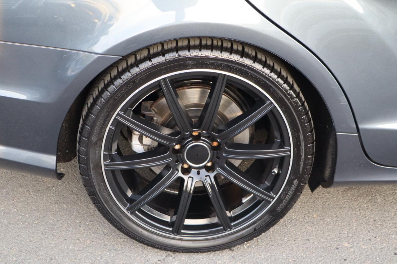 Mercedes-Benz CLS-Class CLS550 4MATIC 2012