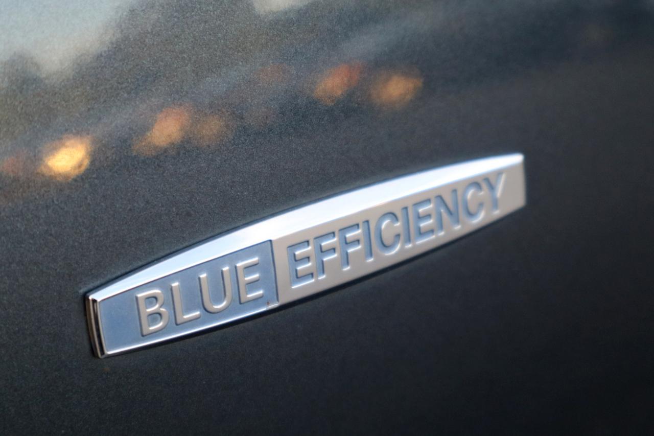 Mercedes-Benz CLS-Class CLS550 4MATIC 2012