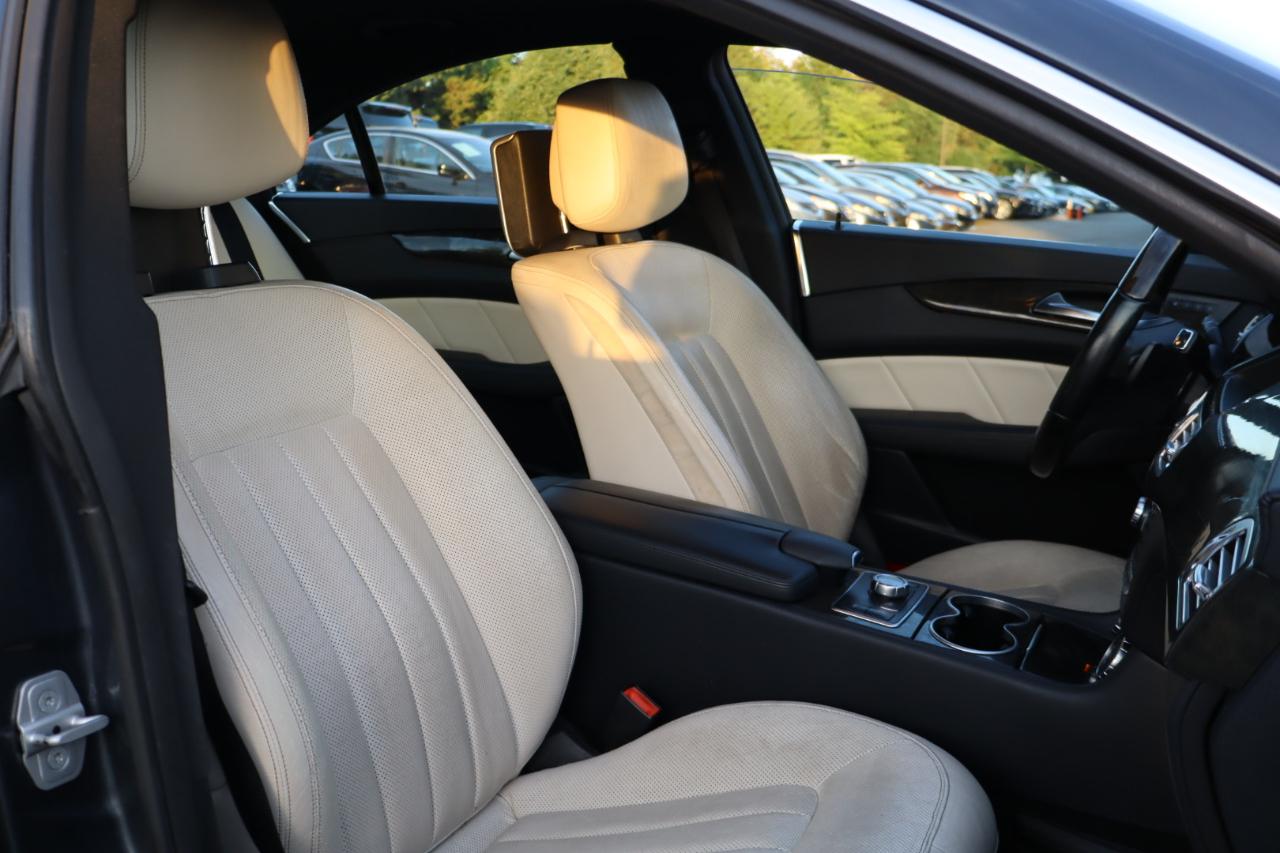 Mercedes-Benz CLS-Class CLS550 4MATIC 2012