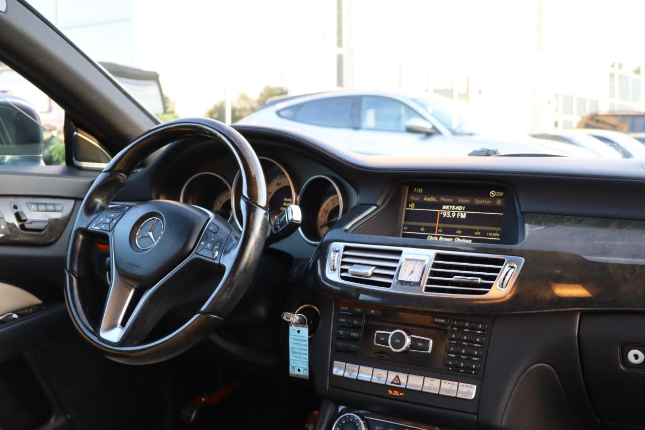 Mercedes-Benz CLS-Class CLS550 4MATIC 2012