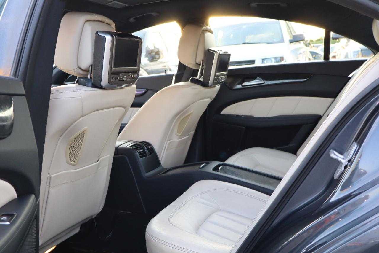 Mercedes-Benz CLS-Class CLS550 4MATIC 2012