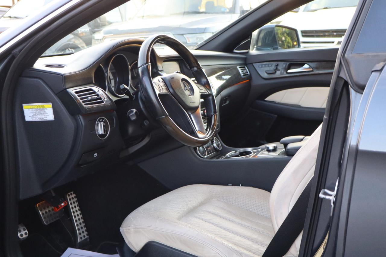 Mercedes-Benz CLS-Class CLS550 4MATIC 2012