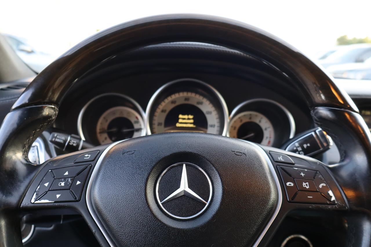 Mercedes-Benz CLS-Class CLS550 4MATIC 2012